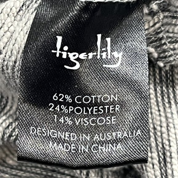 Tigerlily Australia Brand Open Knit Gray Cardigan Paisley Accents Medium Pockets - Picture 9 of 16